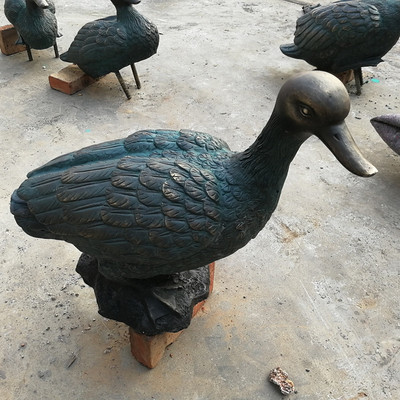 河北銅雕廠家 鑄銅鴨子雕塑 水景雕塑鴨子雕刻工藝品 青銅鴨子 純銅螃蟹雕塑 小區(qū)雕塑海馬噴水銅雕塑廠家